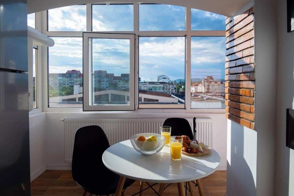 Studio With A View In City Center Targoviste Buitenkant foto