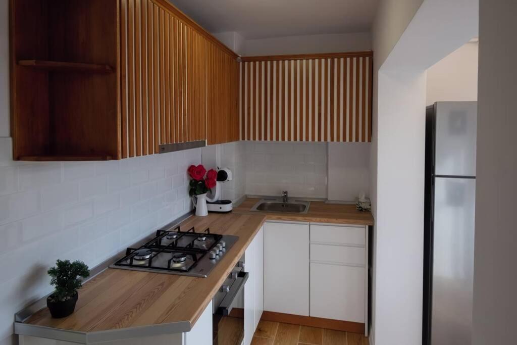Studio With A View In City Center Targoviste Buitenkant foto