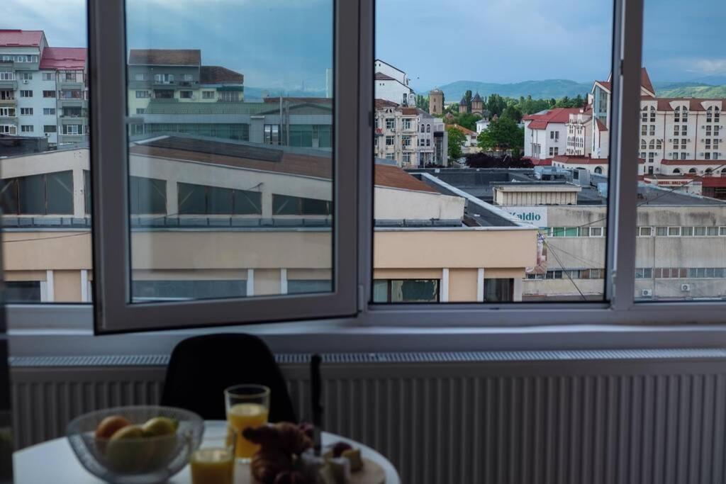 Studio With A View In City Center Targoviste Buitenkant foto